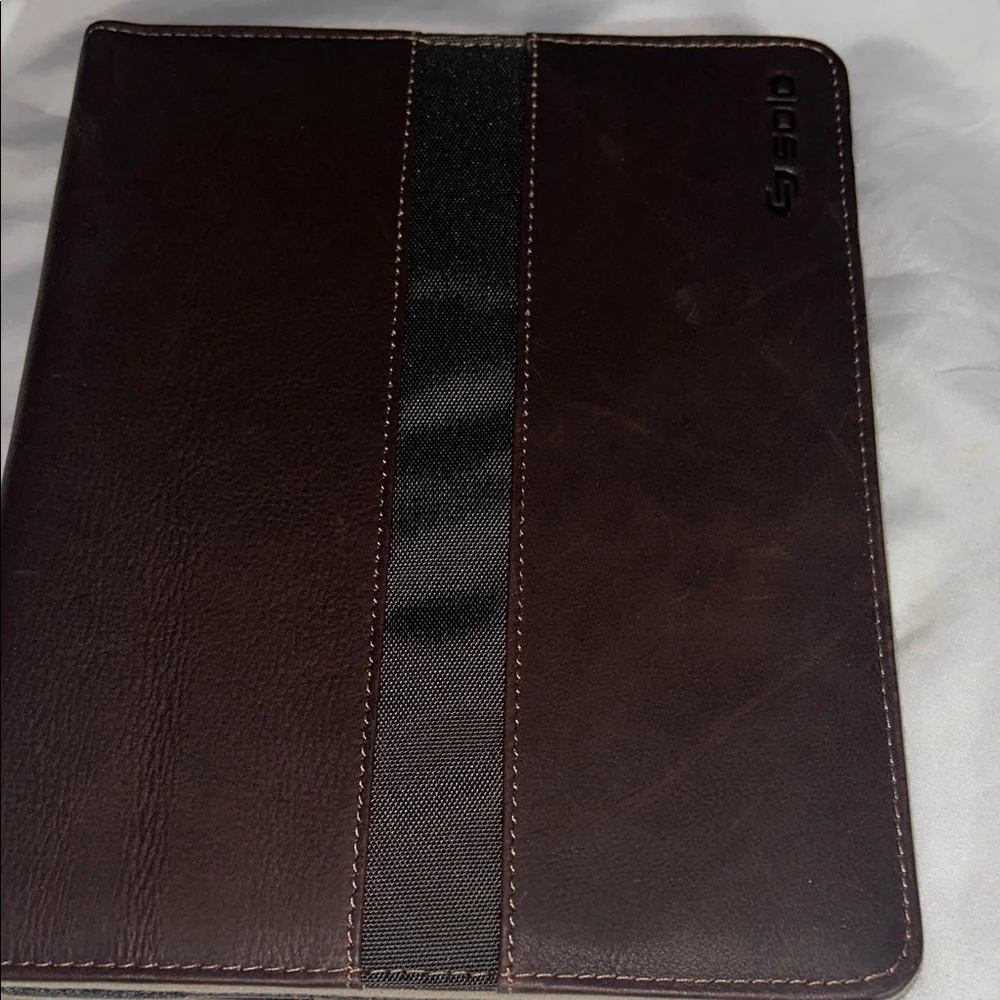 Solo Black Leather Tablet Case for iPads